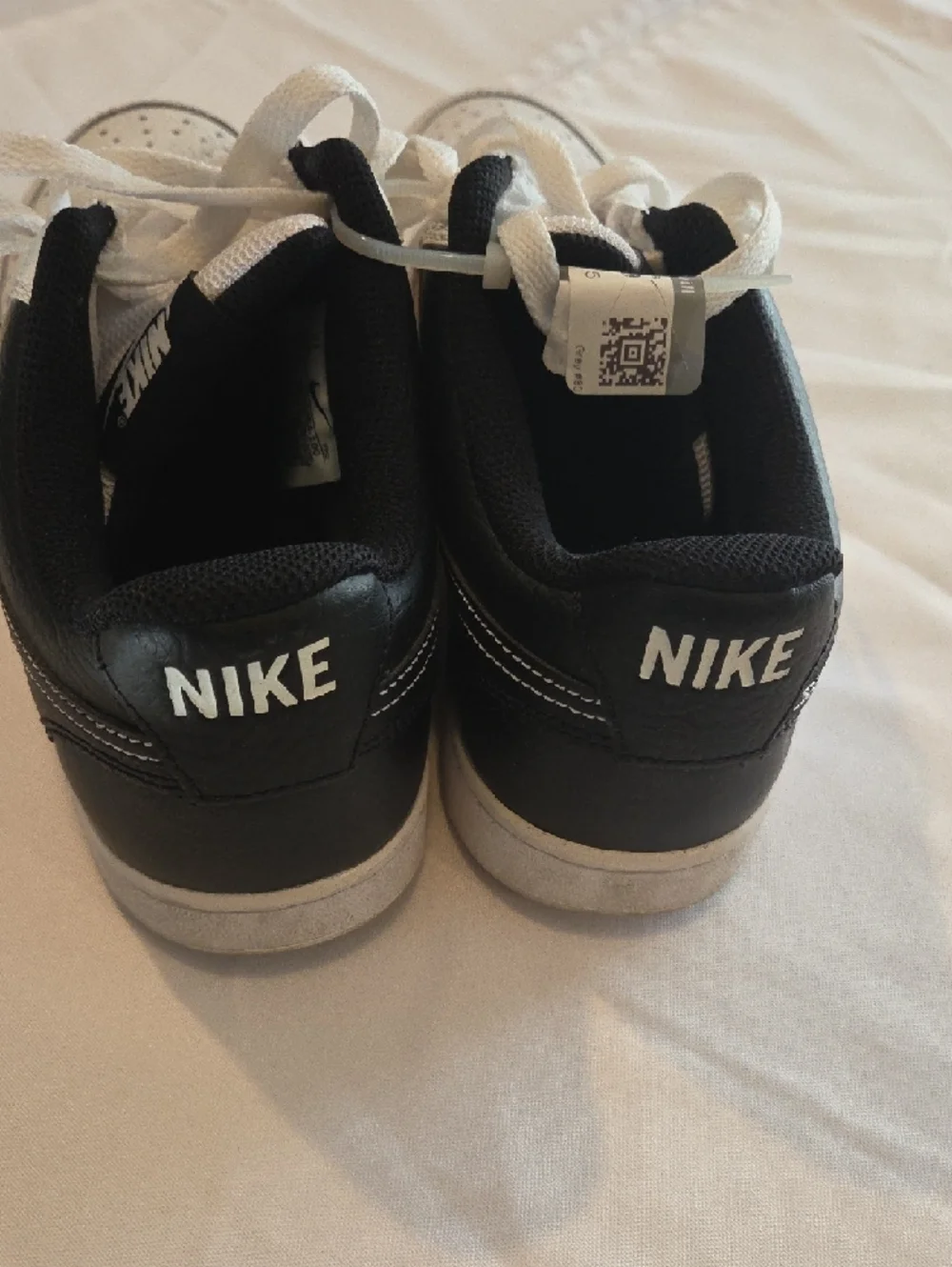 Nike classic low